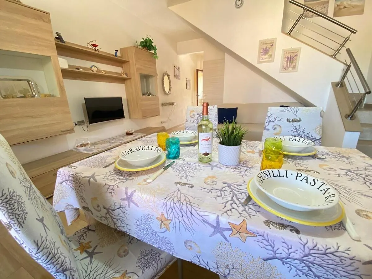 Dom wakacyjny Capitana Beach Home Privat Parking- 350 From The Beach Quartu SantʼElena